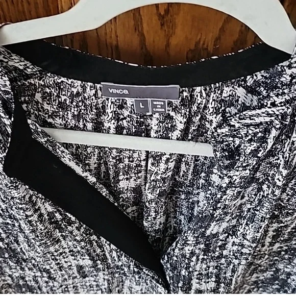 Vince silk dolman sleeve top in black and white - Picture 4 of 10